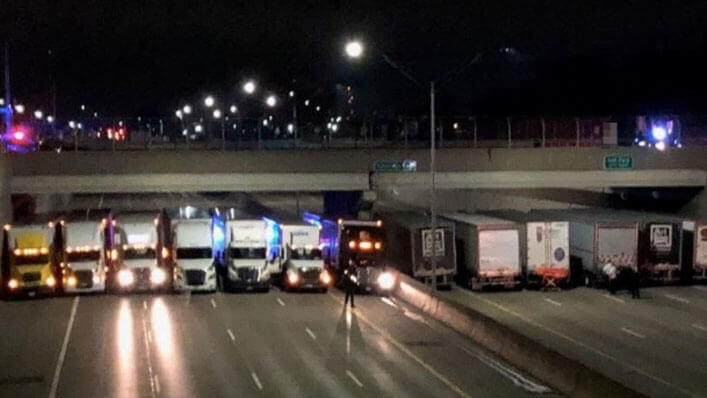 Highway Heroes: 13 Semi-Trucks Join Forces With Police to Save Suicidal Man From Jumping off Bridge